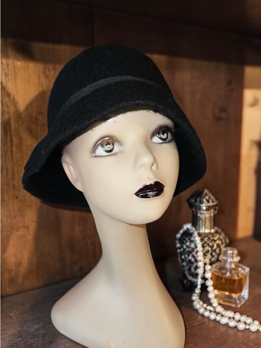 Vintage Betmar New York Black Wool Ladies Hat EUC